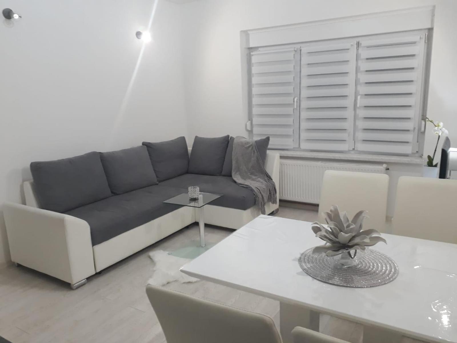 Apartman Kristina - Self Check In & Check Out Otočac Εξωτερικό φωτογραφία