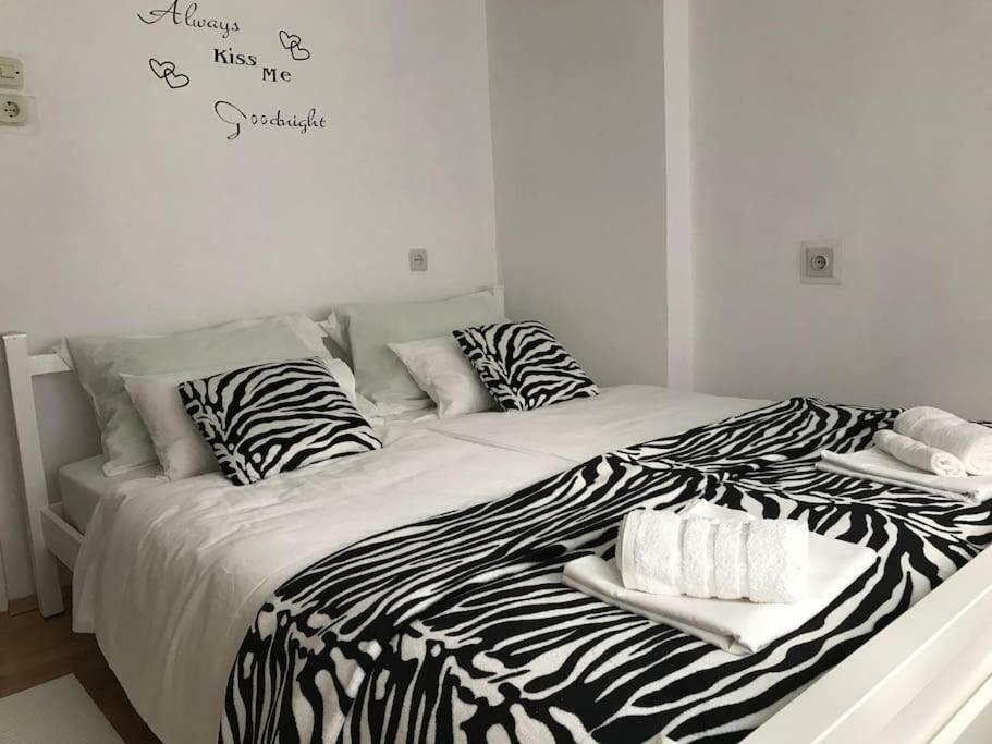 Apartman Kristina - Self Check In & Check Out Otočac Εξωτερικό φωτογραφία